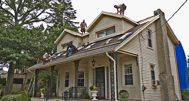 Best Local Roofing Companies  in Clintonville, WI